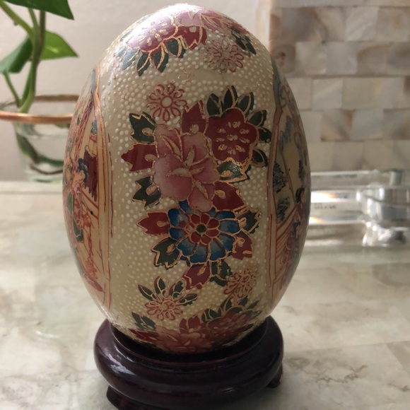 Vintage Japanese Painted Egg Figurine - Picture 4 of 14